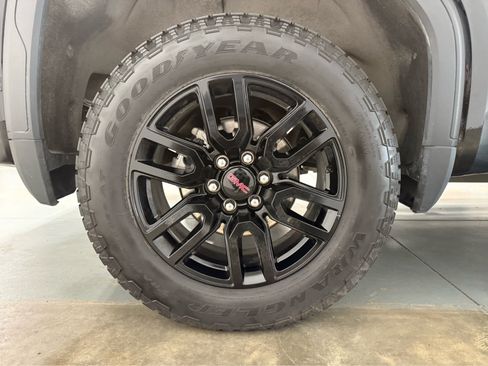 Used 2025 GMC Sierra 1500 Elevation w/ Elevation Premium Package AWD/4WD image 10
