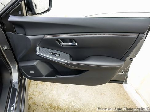 Used 2024 Nissan Sentra SR w/ SR Premium Package image 23