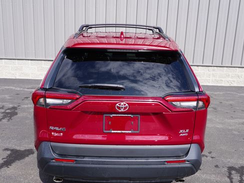 Certified 2021 Toyota RAV4 XLE w/ Convenience Package image 12