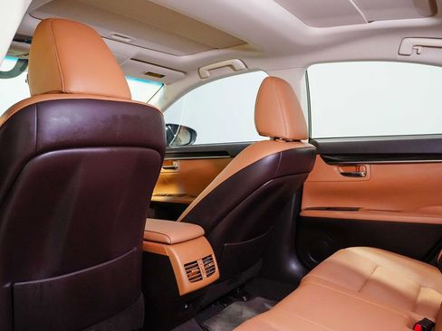 Used 2016 Lexus ES 350 w/ Navigation System Package FWD image 19