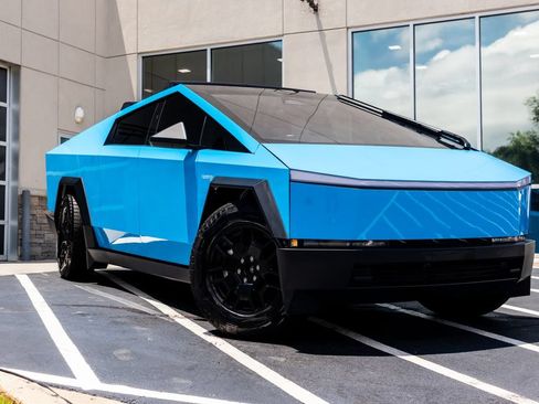 Used 2024 Tesla Cybertruck AWD Crew Cab image 5