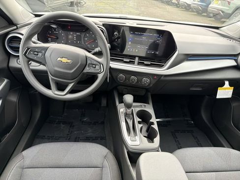 New 2026 Chevrolet Trax LS image 12