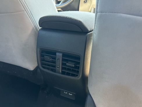 Used 2023 Toyota Corolla Cross LE image 38