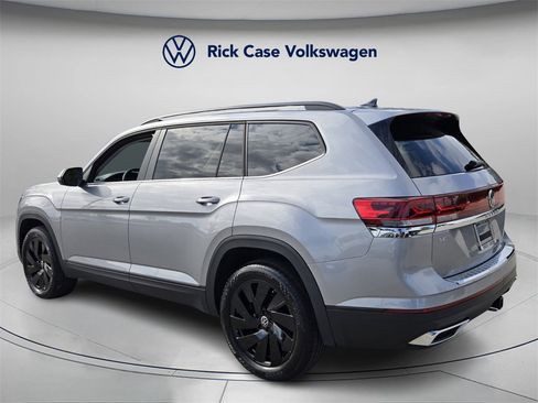 Certified 2025 Volkswagen Atlas SE w/ Panoramic Sunroof Package image 7