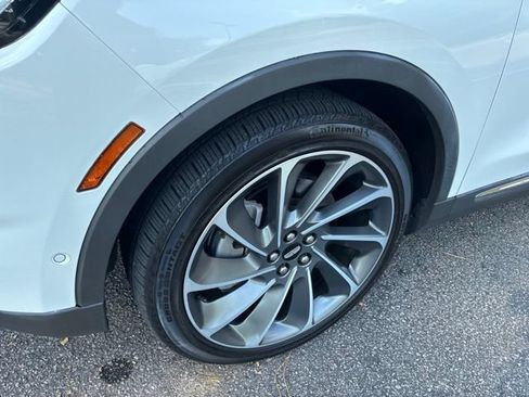 Used 2023 Lincoln Nautilus Reserve w/ Equipment Group 201A AWD/4WD image 11