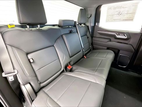 New 2026 GMC Sierra 1500 SLT image 10