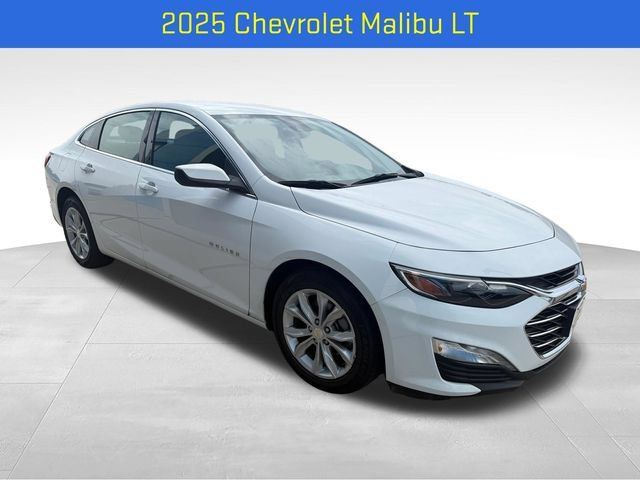 Used 2025 Chevrolet Malibu LT FWD image 2