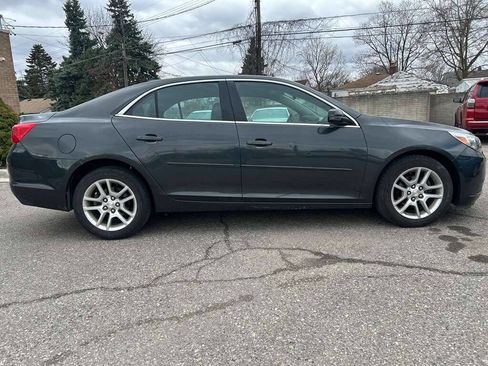 Used 2016 Chevrolet Malibu LT w/ Power Convenience Package image 4
