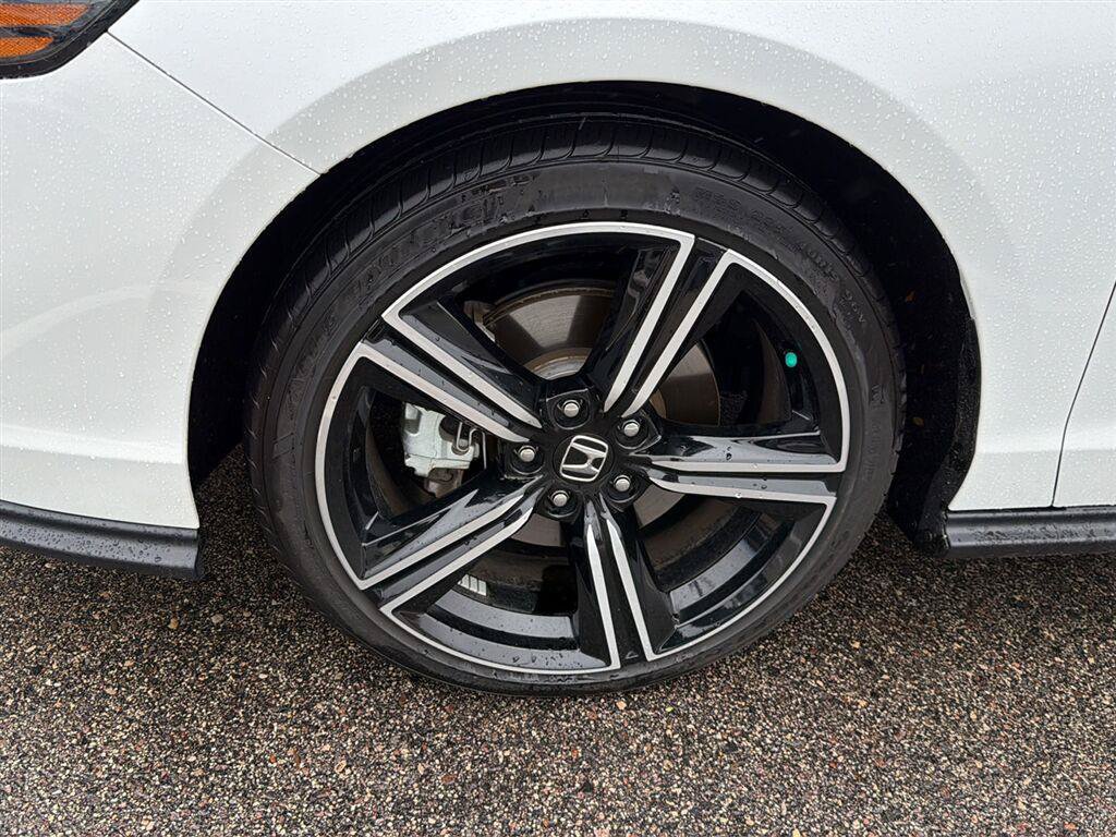 Used 2024 Honda Accord Sport image 2