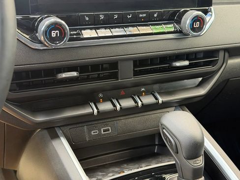 Used 2025 Chevrolet Colorado Trail Boss AWD/4WD image 15