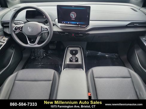 Used 2024 Volkswagen ID.4 Pro S image 12