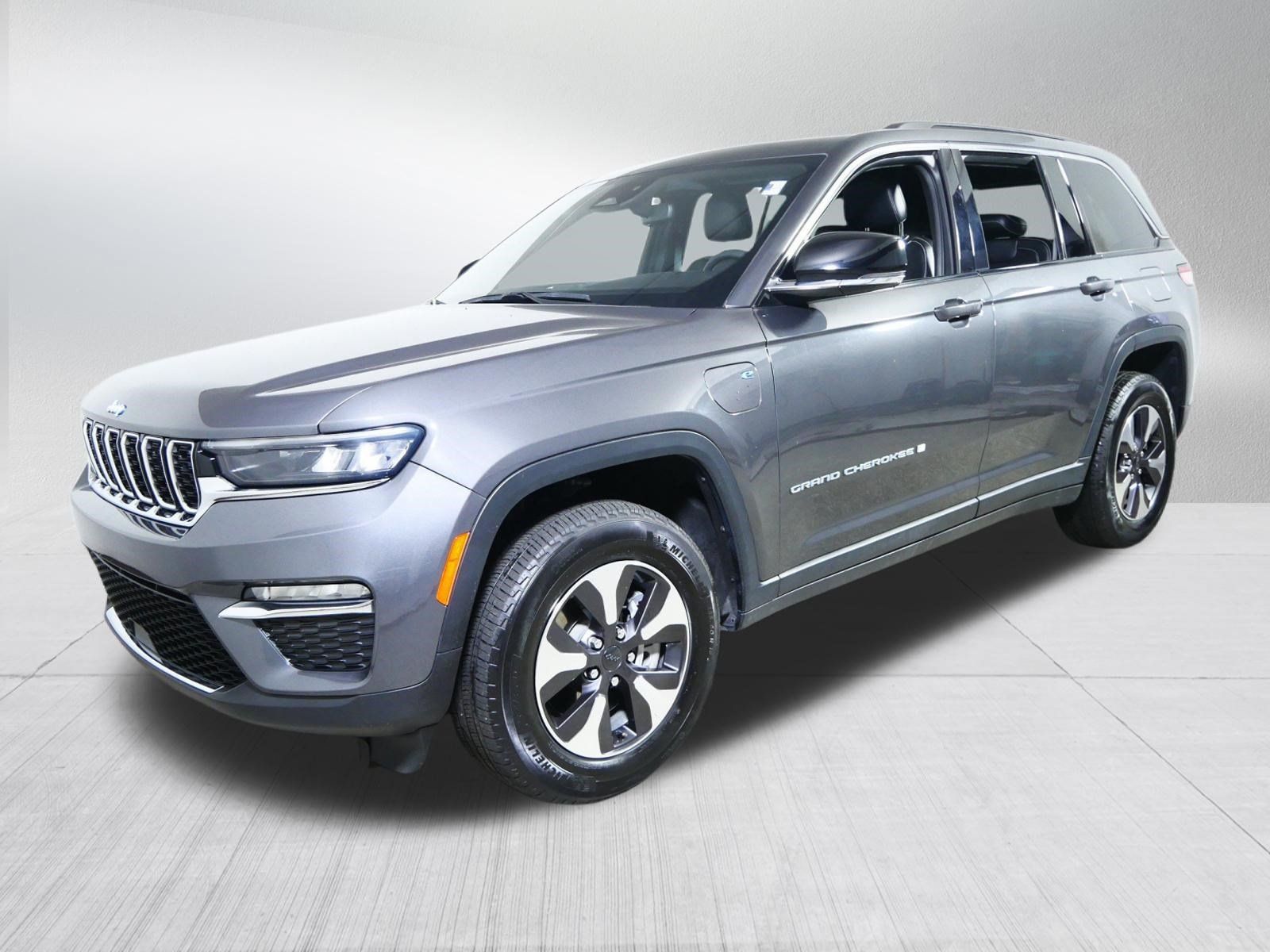 Used 2024 Jeep Grand Cherokee Limited 4xe AWD/4WD image 3