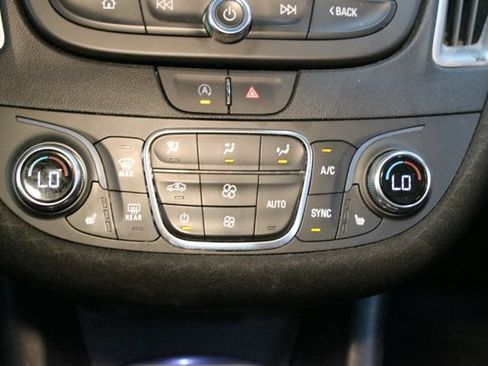 Used 2024 Chevrolet Malibu LT FWD image 24