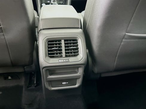 Used 2022 Volkswagen Taos SEL w/ Panoramic Sunroof Package FWD image 28