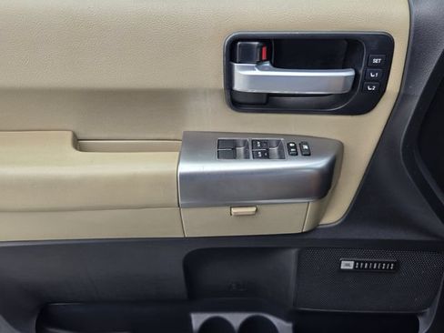 Used 2019 Toyota Sequoia Limited w/ Safety & Convenience Package RWD image 31