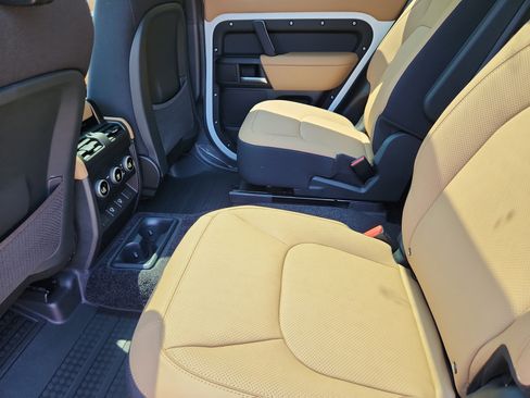 New 2025 Land Rover Defender 130 V8 image 5