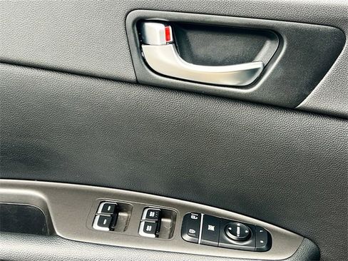 Used 2017 Kia Optima Premium image 17