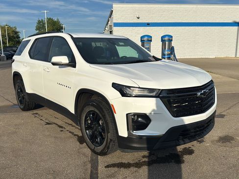 Used 2023 Chevrolet Traverse LT FWD image 7