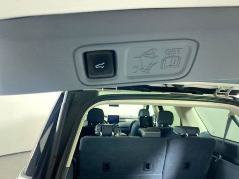 Used 2021 Lincoln Navigator L Black Label w/ Cargo Convenience Package image 35