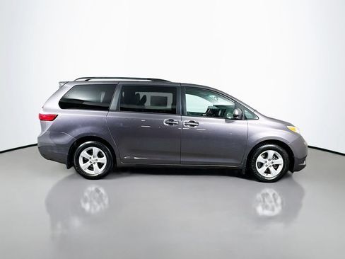 Used 2017 Toyota Sienna LE FWD image 9
