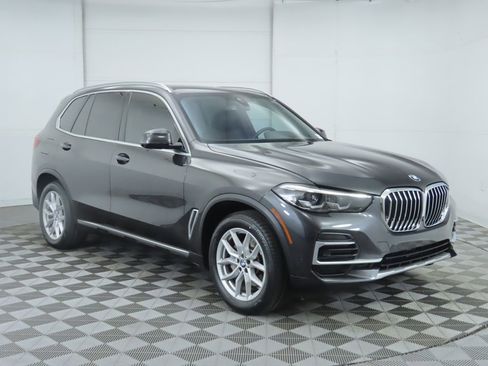 Certified 2023 BMW X5 sDrive40i w/ Premium Package image 3