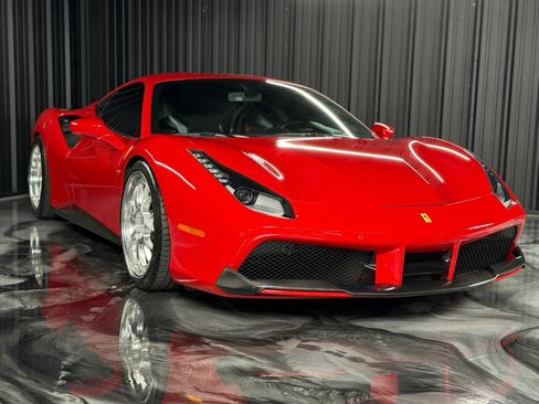 Used 2016 Ferrari 488 GTB RWD image 4