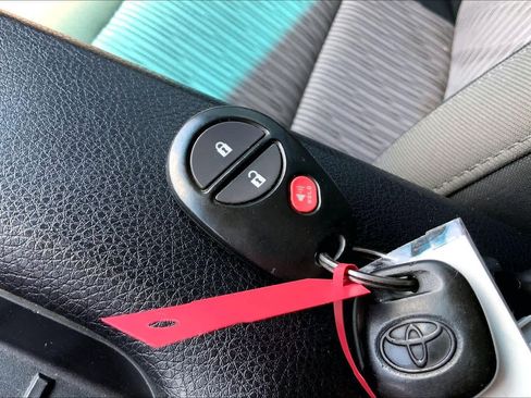 Used 2014 Toyota Tundra SR5 w/ TRD Off Road Package image 14