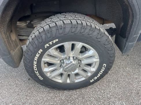 Used 2022 GMC Sierra 2500 Denali image 10