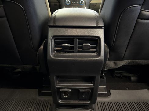 Used 2020 Ford Edge SEL w/ Convenience Package image 26