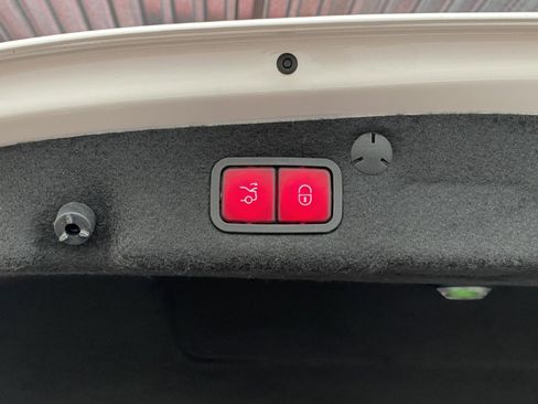 Used 2021 Mercedes-Benz C 300 4MATIC Sedan image 16