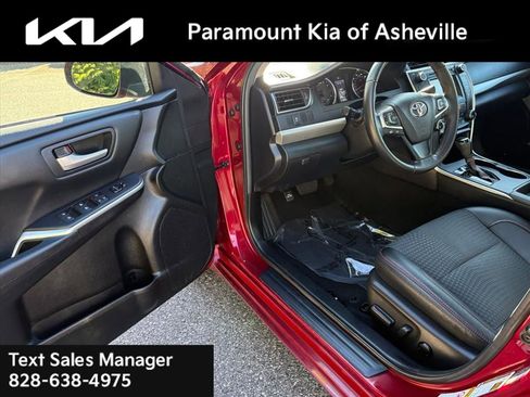 Used 2015 Toyota Camry SE image 16