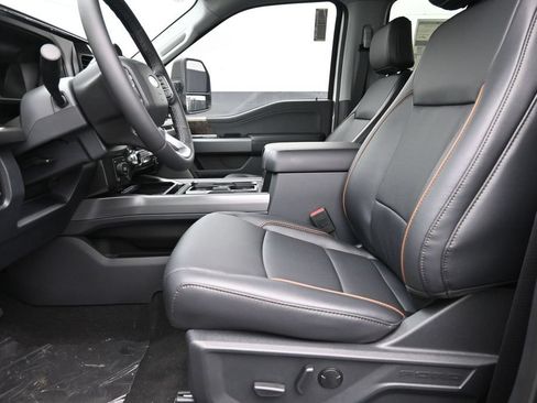 New 2026 Ford F250 Lariat w/ Black Appearance Package AWD/4WD image 18