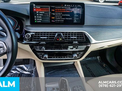 Used 2022 BMW 530i w/ Convenience Package image 38