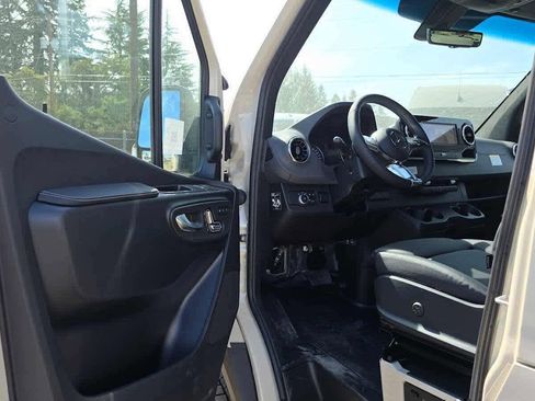 Used 2026 Mercedes-Benz Sprinter 2500 image 22