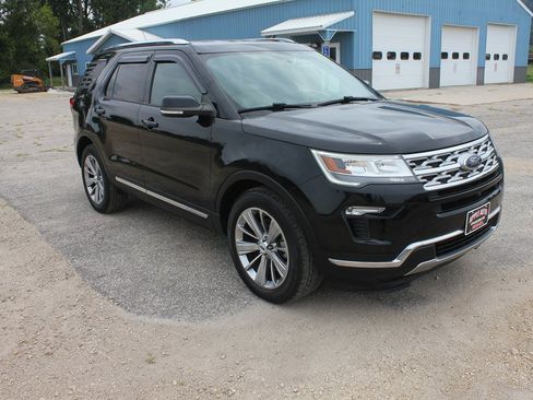 Used 2018 Ford Explorer Limited AWD/4WD image 3