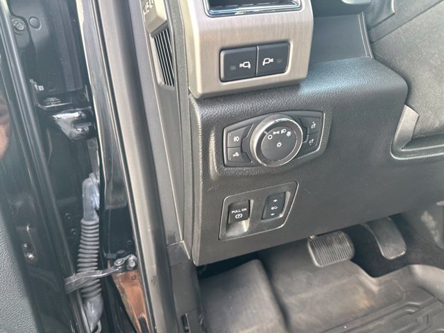 Used 2018 Ford F150 Platinum w/ Equipment Group 701A Luxury AWD/4WD image 21