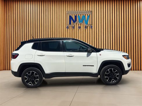 Used 2020 Jeep Compass Trailhawk AWD/4WD image 37