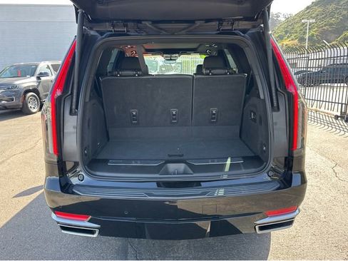 Certified 2022 Cadillac Escalade Premium Luxury image 31