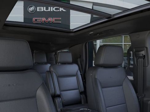 Used 2026 GMC Yukon Denali w/ Sun & Power Step Package AWD/4WD image 24
