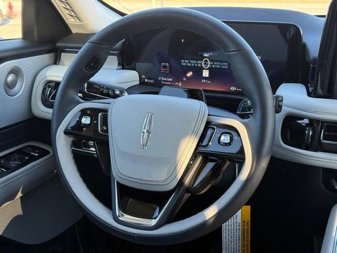 New 2026 Lincoln Aviator Reserve image 9