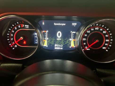 Used 2020 Jeep Gladiator Rubicon AWD/4WD image 18
