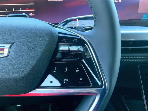 New 2026 Cadillac Escalade ESV 2WD w/ LPO, Floor Liner Package image 23