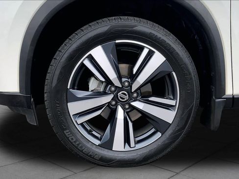 Used 2021 Nissan Rogue SL FWD image 11