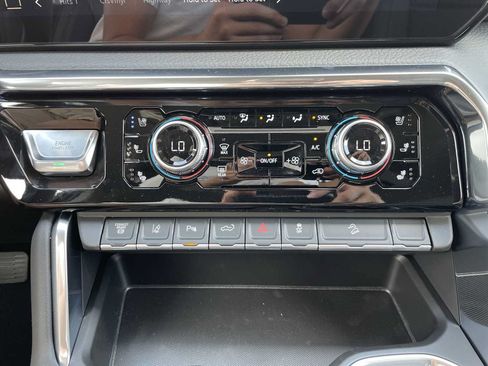 New 2026 GMC Sierra 2500 Denali w/ Denali Reserve Package AWD/4WD image 19