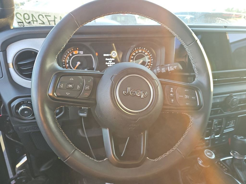 Used 2025 Jeep Wrangler Unlimited Sport AWD/4WD image 7