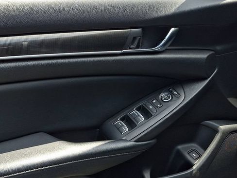 Used 2018 Honda Accord Sport image 20