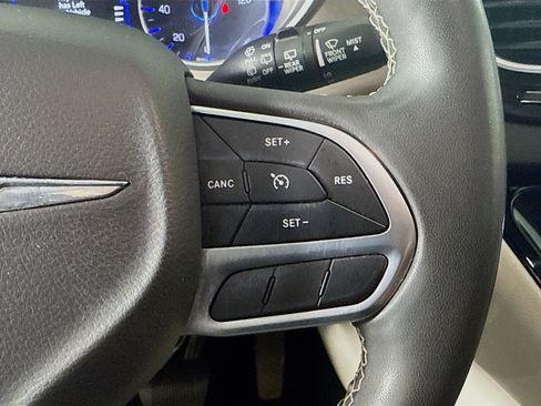 Used 2022 Chrysler Voyager LX FWD image 15
