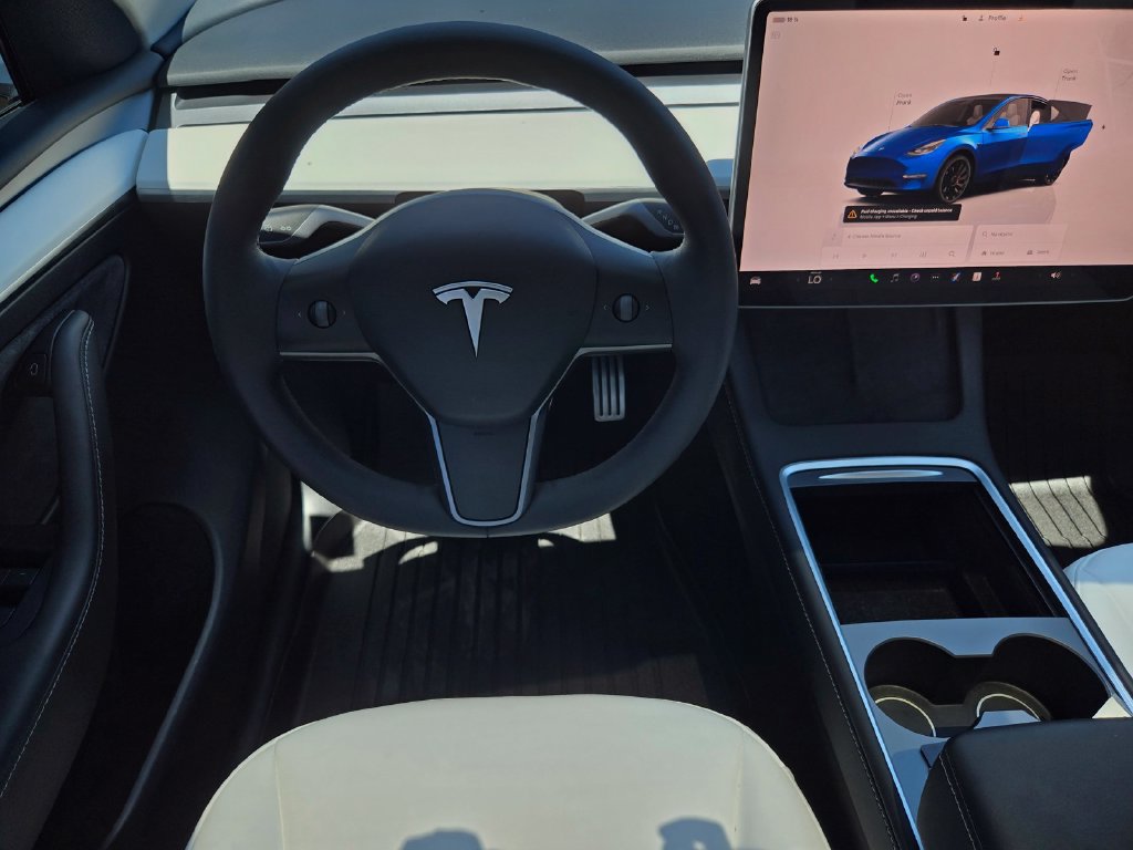 Used 2023 Tesla Model Y Performance AWD/4WD image 14