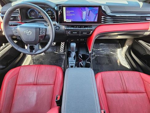 Used 2025 Toyota Camry XSE FWD image 15