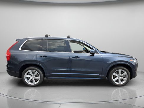 Used 2021 Volvo XC90 T6 Momentum w/ Protection Package Premier AWD/4WD image 6